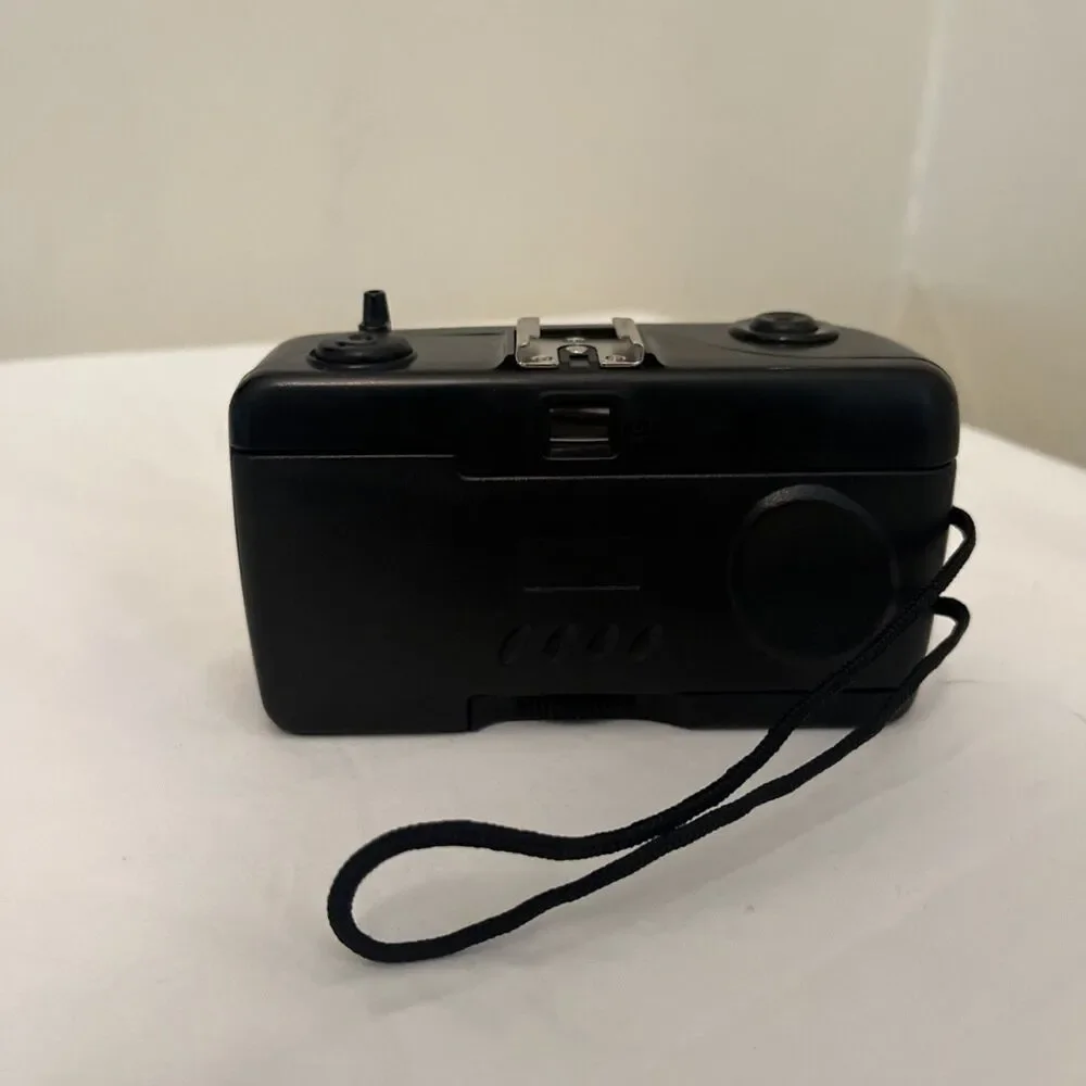 Suntone MM252 35mm Camera with Hot Shoe Vintage Point and Shoot Film